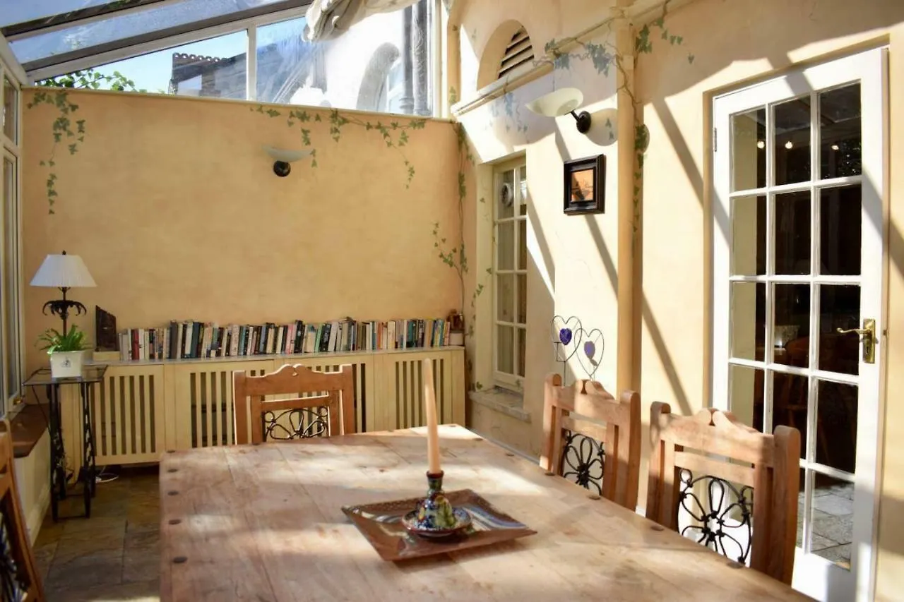 Apartment Elegant 2 Bedroom Dublin Coach House